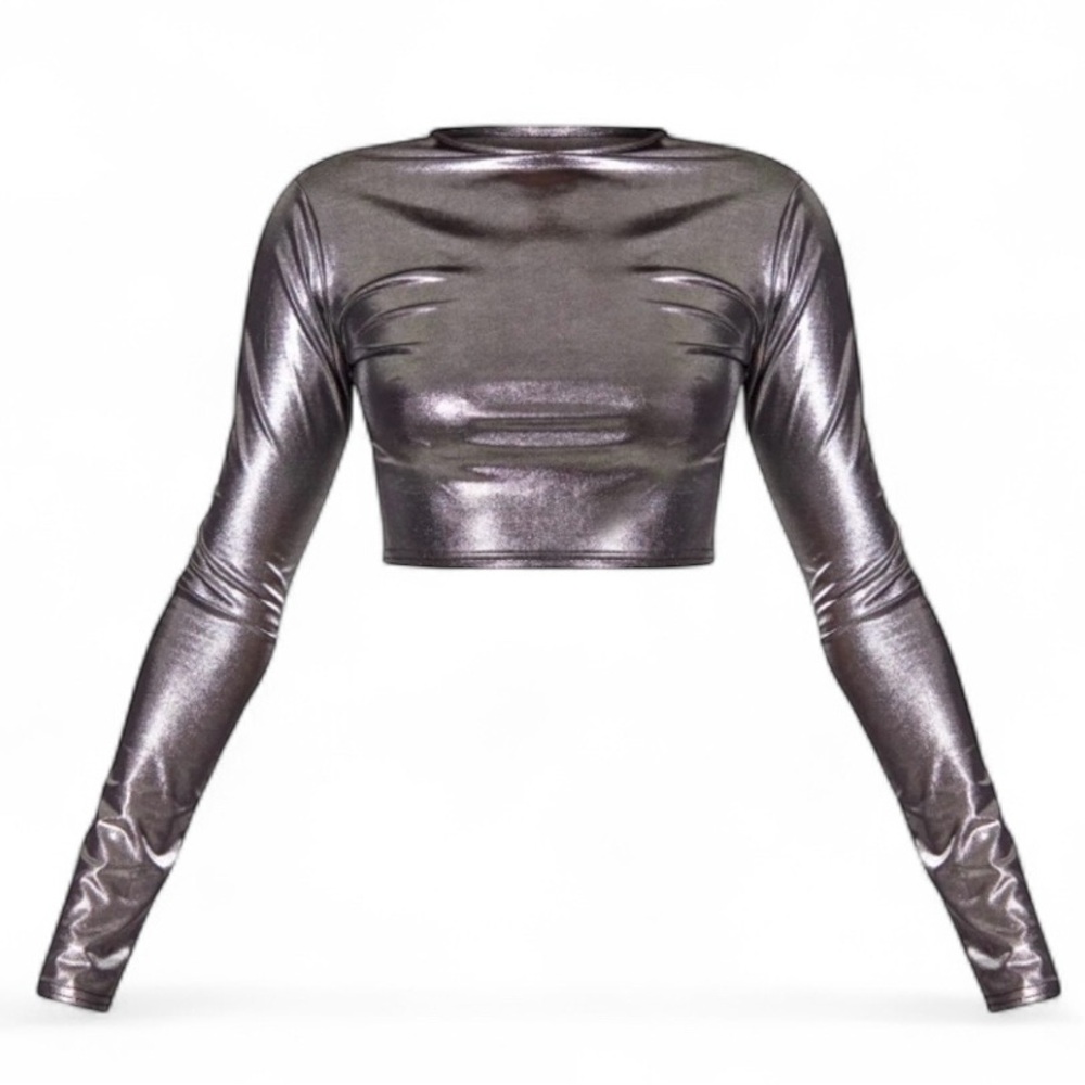 PrettyLittleThing Shimmering Silver Crop Top, size 0 - Picture 4 of 8